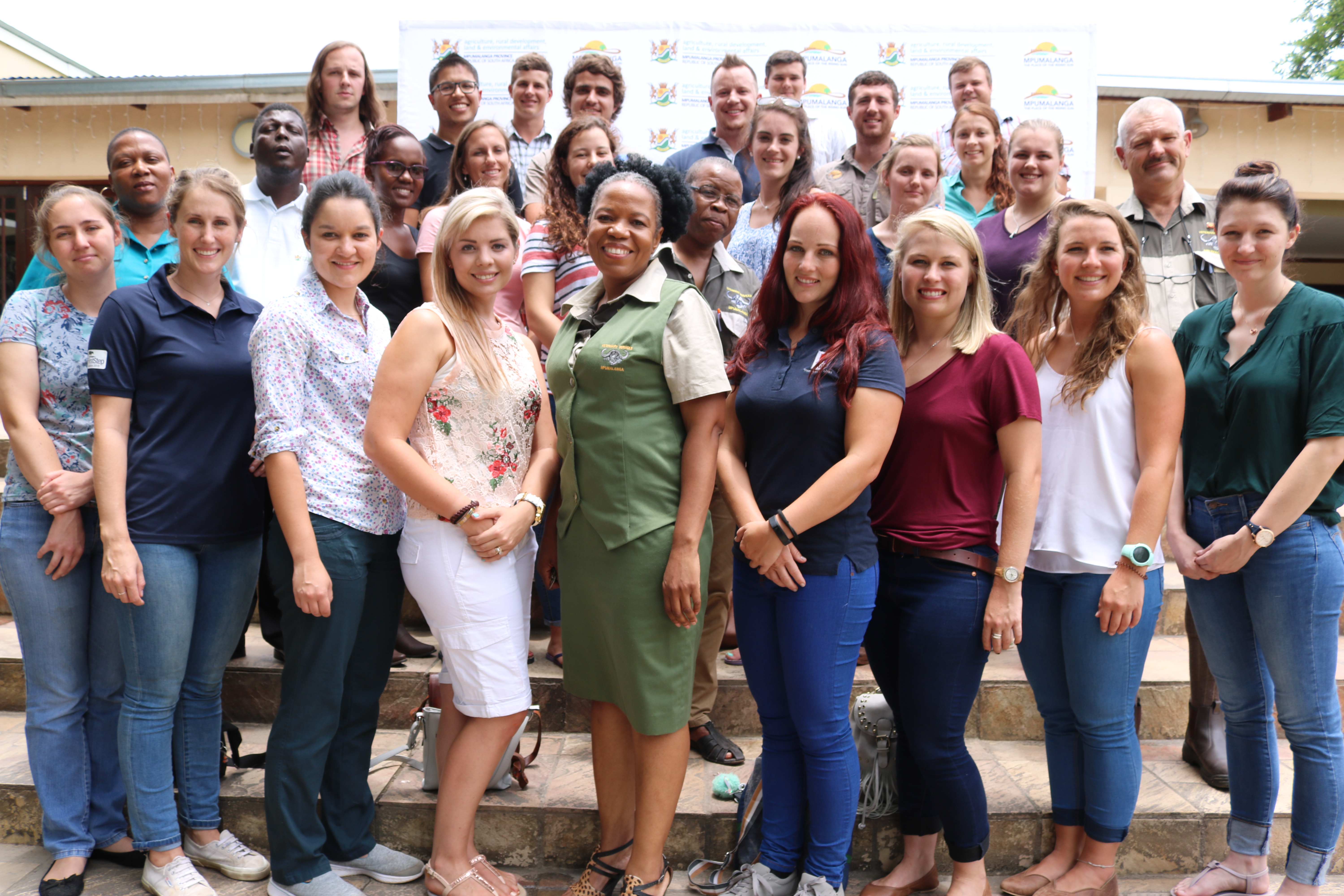 Dr Nomfundo Mnisi in a group picture with the 2019 CCS Vets